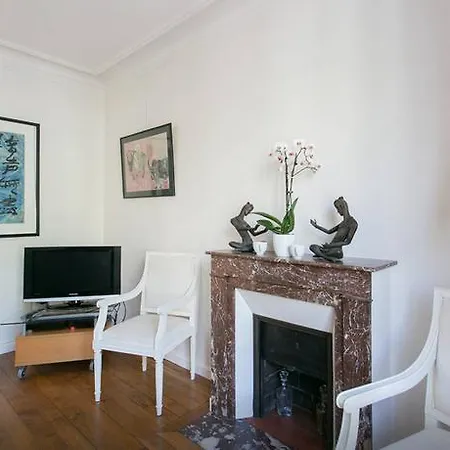 Nice Renovated Flat 16th Arrondissement Apartament